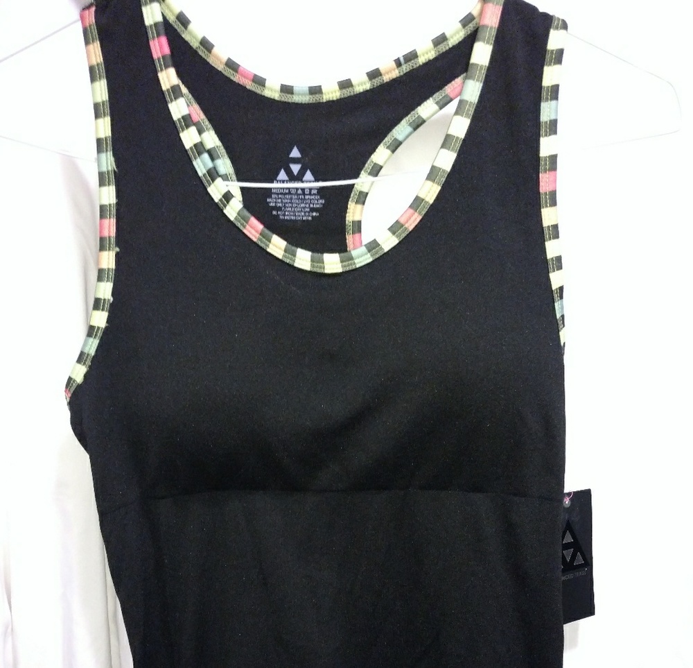 🐓 NWT Balanced Tech workout top